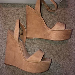 Steve Madden Alana suede wedges nude tan size 7